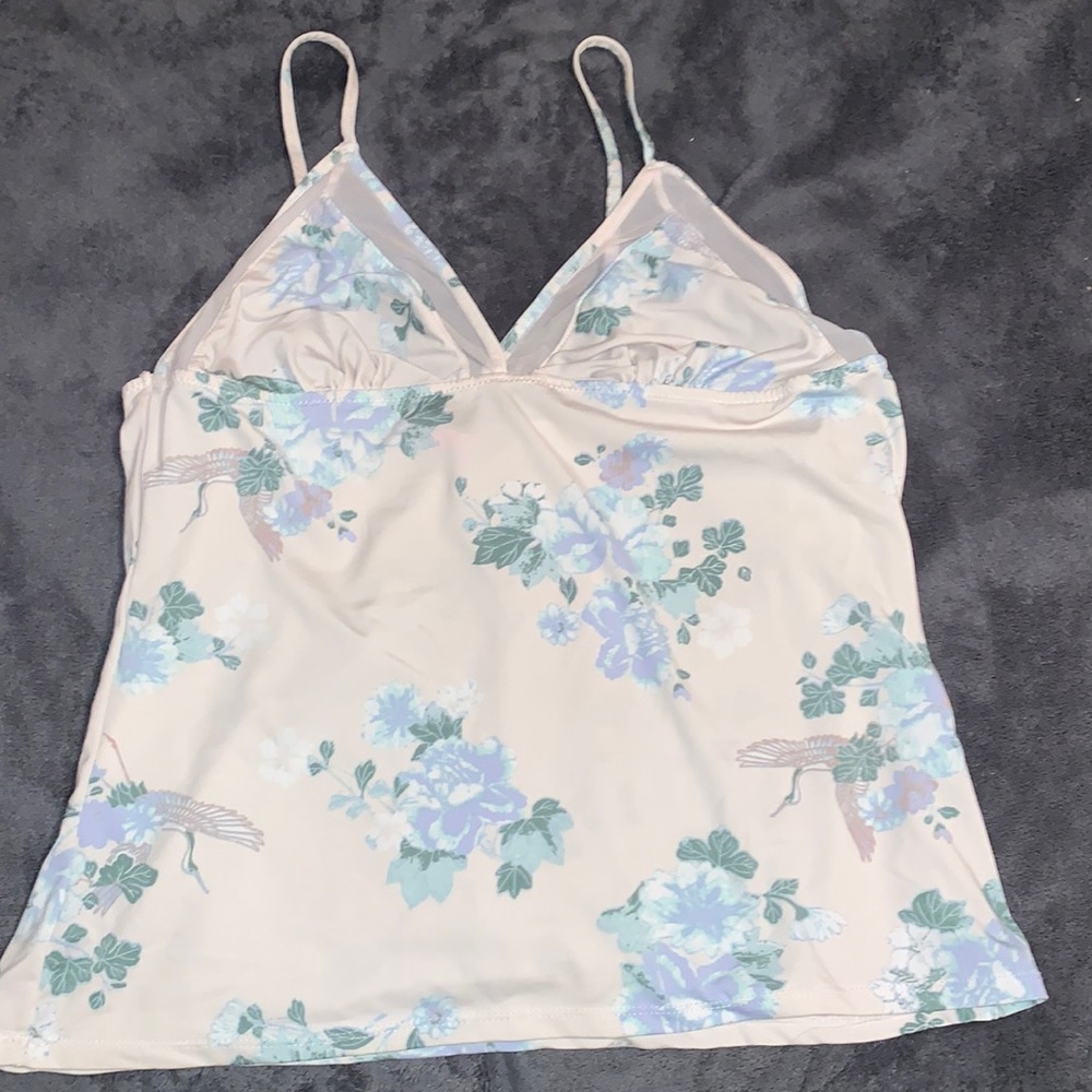 Vince Camuto stylish tank top/ cami